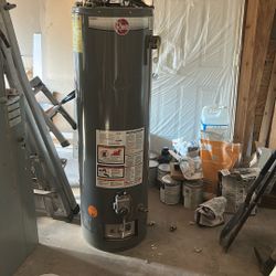 Gas water heater in good condition