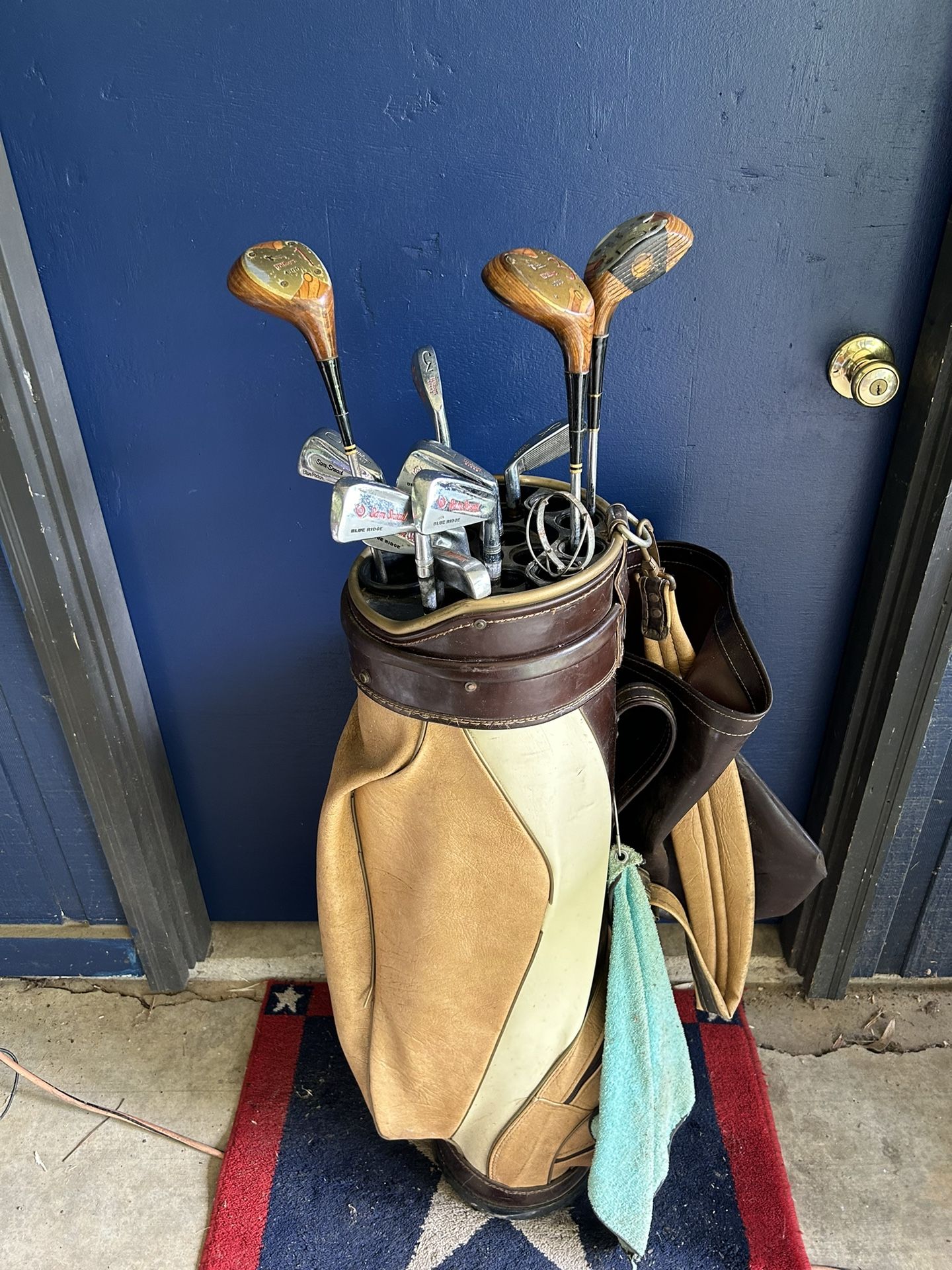 Vintage Wilson 4300 Sam Snead Matching Woods 1,2,3; 8 Irons; Golf Bag
