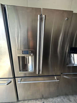 GE French Door Fridge – Stainless, Ice/Water Dispenser