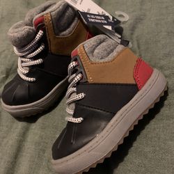 Carters Toddler Size 6 Winter Colorblock Boot