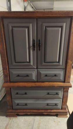 Armoire/Dresser