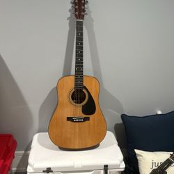 Yamaha Acoustic Guitar