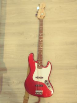 Squire Affinity J-Bass