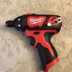 milwaukee m12 1/4" hex screwdriver 