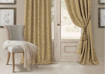 4 curtain panels /gold