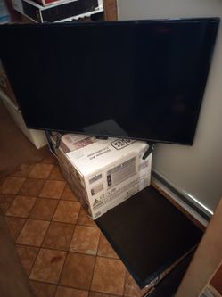 SHARP- ROKU TV 43".