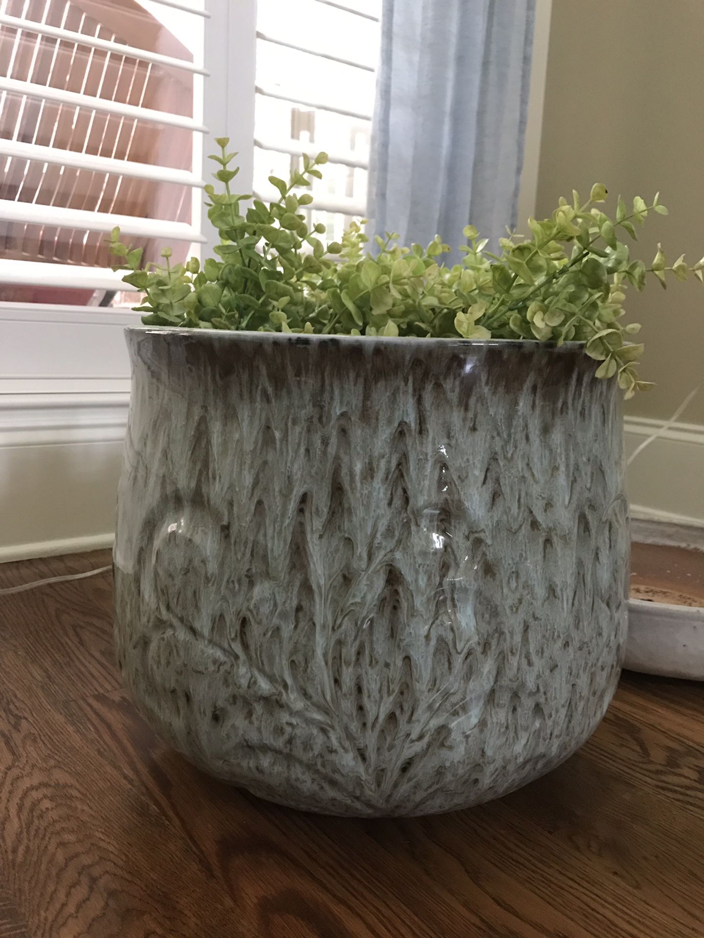 Large glazed ceramic planter