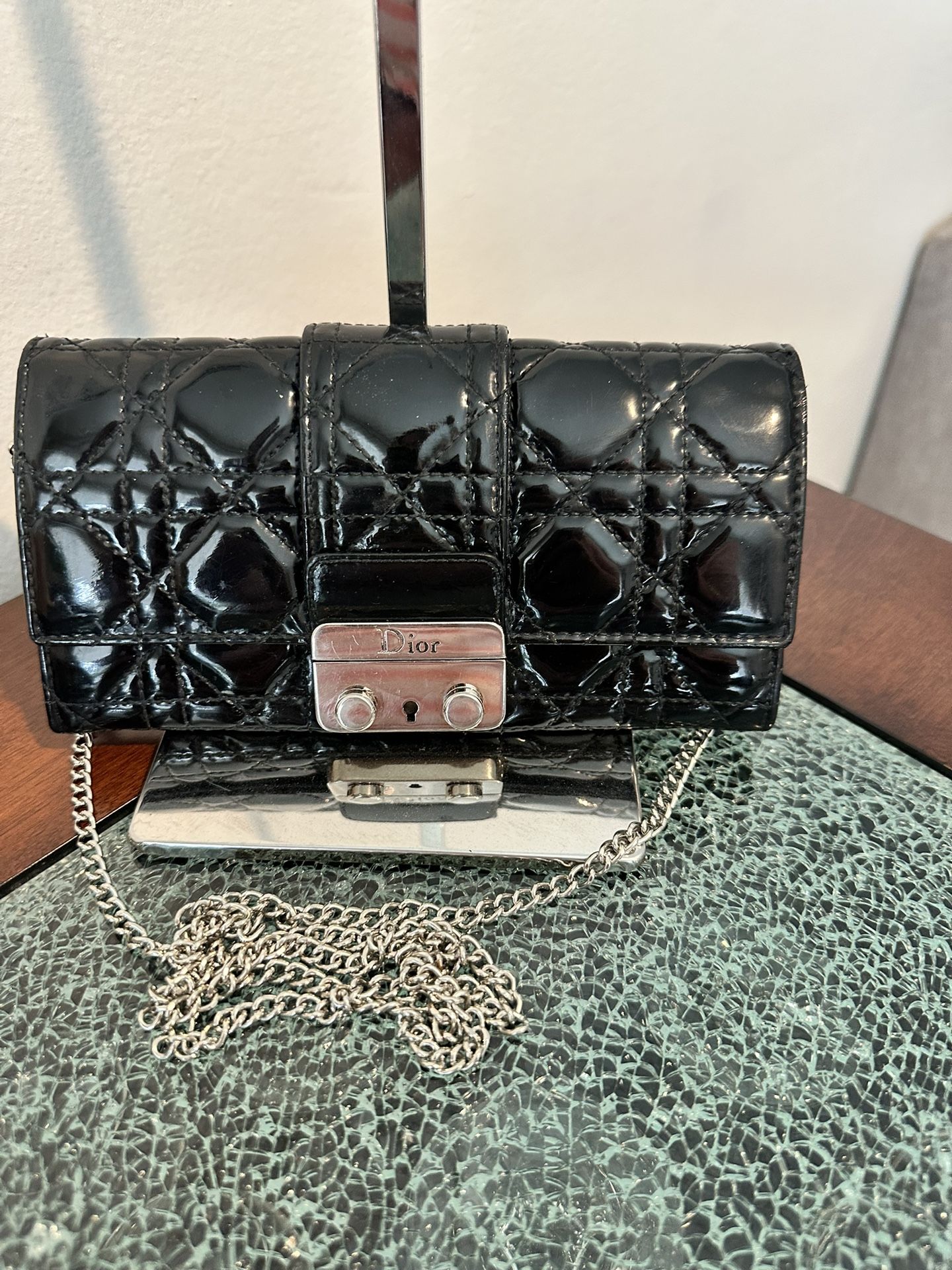 Authentic CHRISTIAN DIOR wallet On Chain