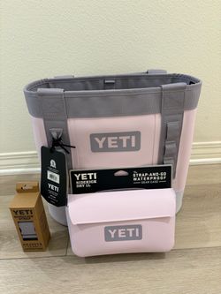 Yeti Camino 20 w/ accessories