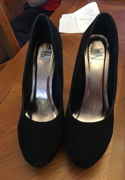 Black heels Size 7.5