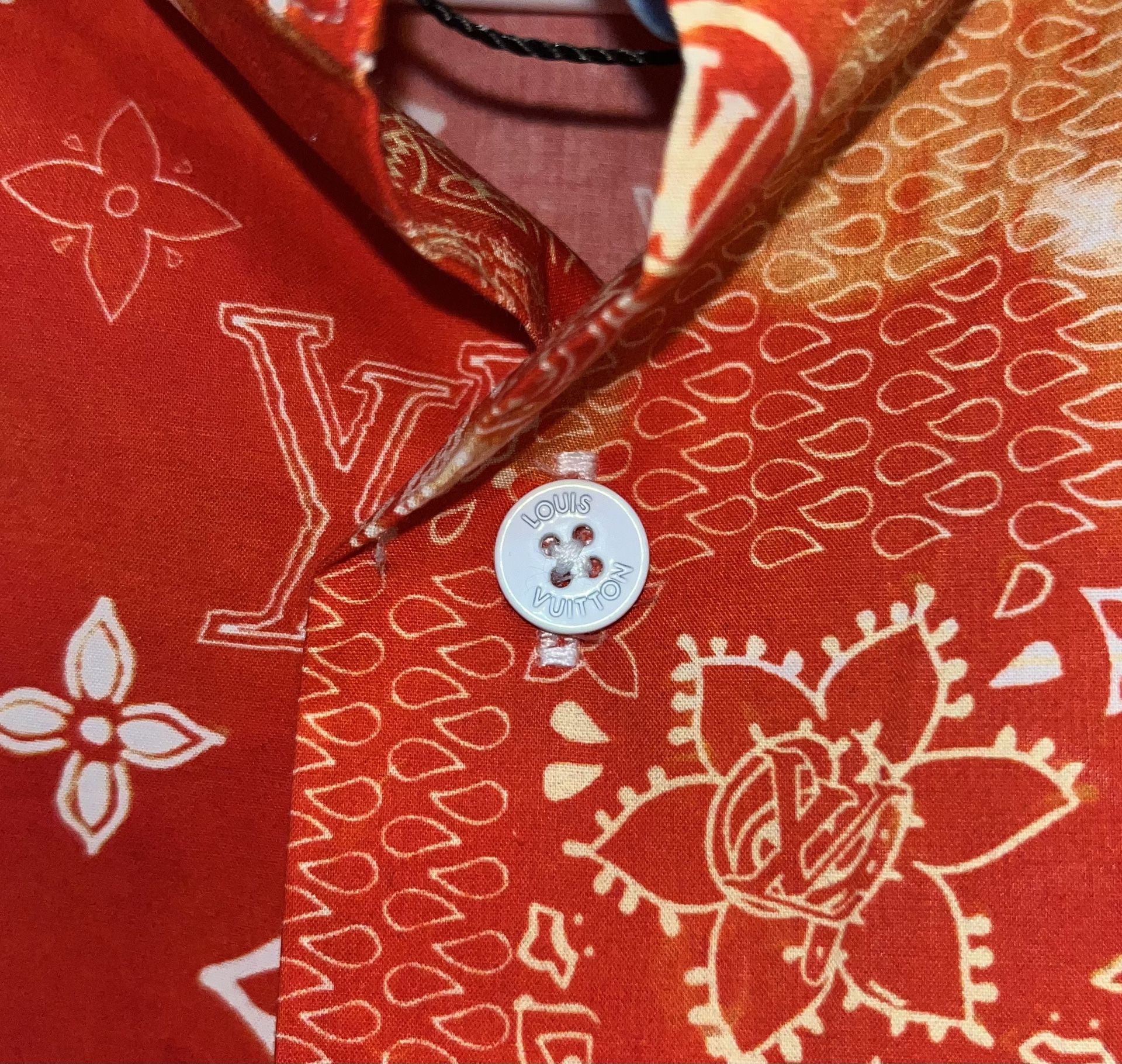 Brand New Louis Vuitton Monogram Bandana Short-Sleeved Shirt (Size: Medium)  for Sale in Valley Stream, NY - OfferUp