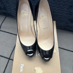 CHRISTIAN LOUBOUTIN heels size 40