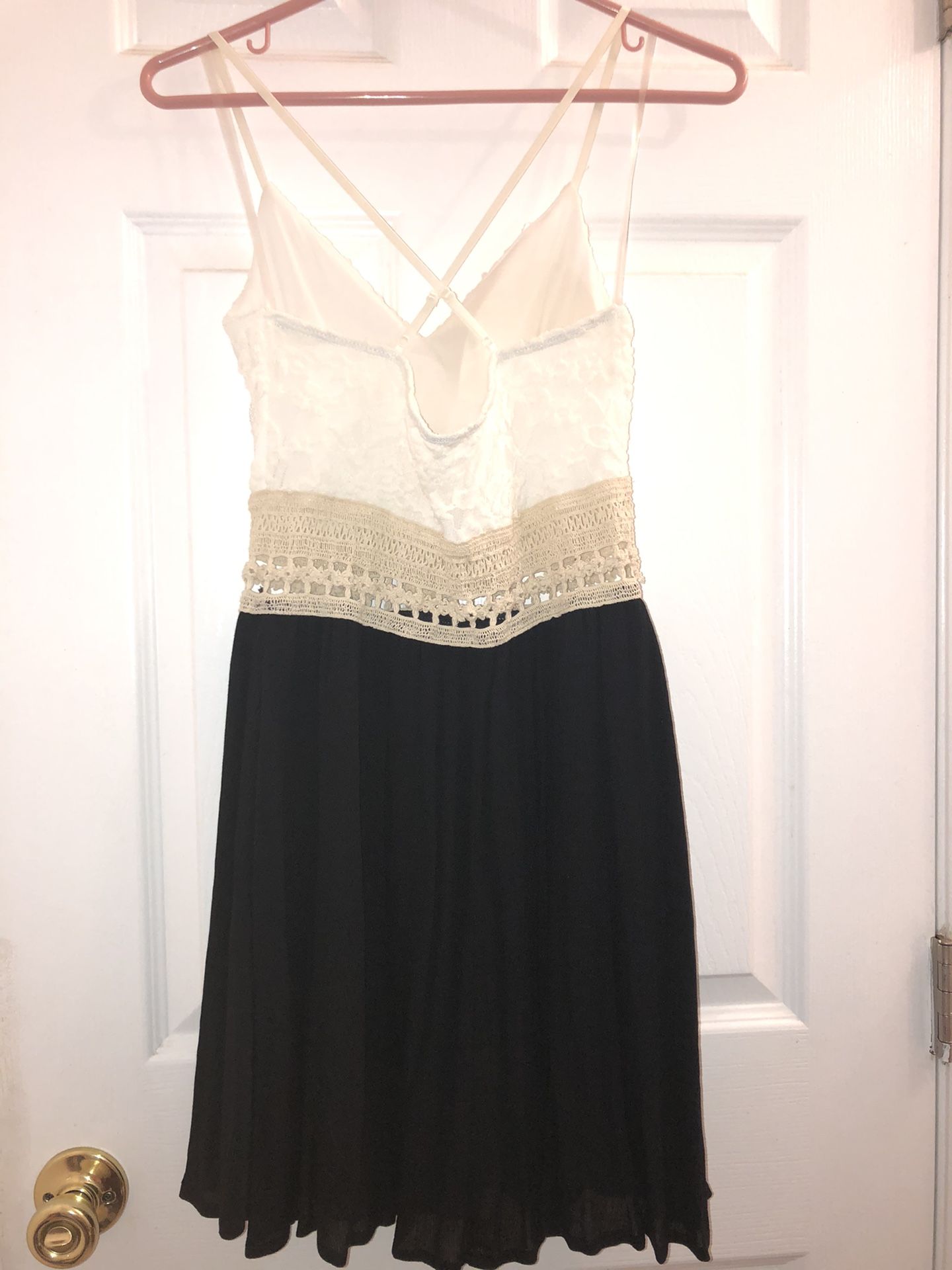 Lace dress (Small)