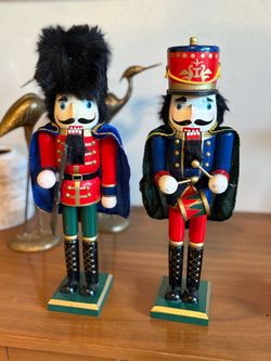 Set of nutcrackers ~Christmas