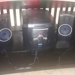 5 DISC CD PLAYER WITH AM/ FM STEREO  RCA