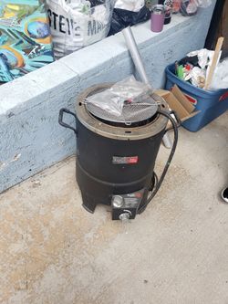Turkey Frier With Propane Tank