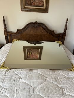 Beautiful Vintage Gold Trim Mirror