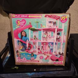 BARBIE DREAM HOUSE 75+ PIECES (DOLLS NOT INCLUDED)