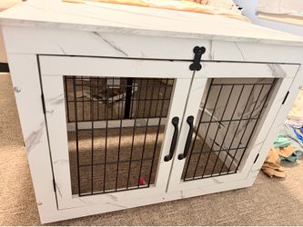 Modern pet crate / kennel