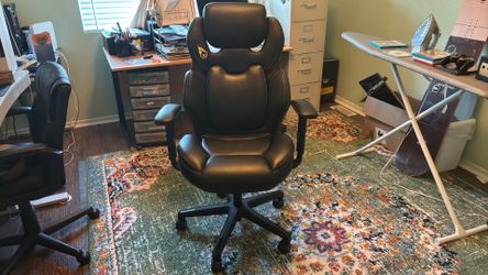 Gaming chair/ desk chair