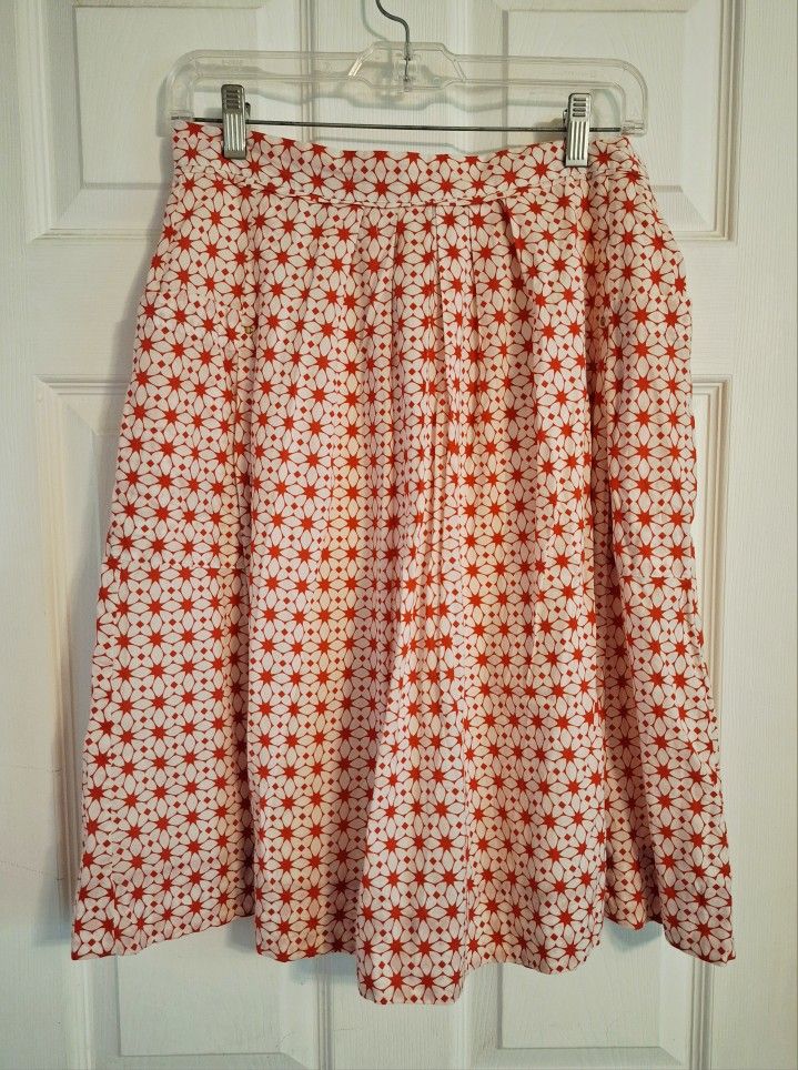 Women's Medium Red And White Floral Brighton  Skirt