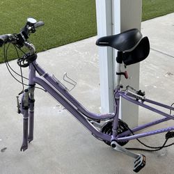 Diamond Back Mountain Bike Without Wheels. 