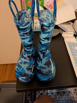 Kids rain boots