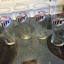4 Miller Lite glasses new