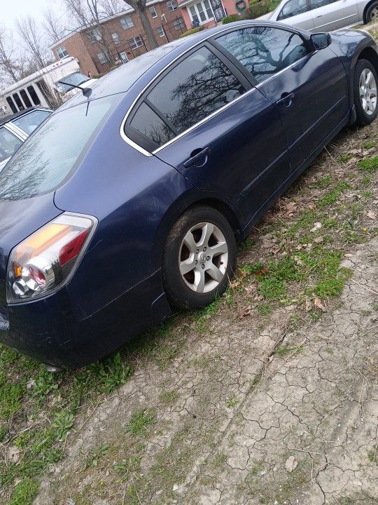Need Gone Run Drive Just Loud Need Tire And Flex Pipe Broken From Sewer Lid   Converter Still There 