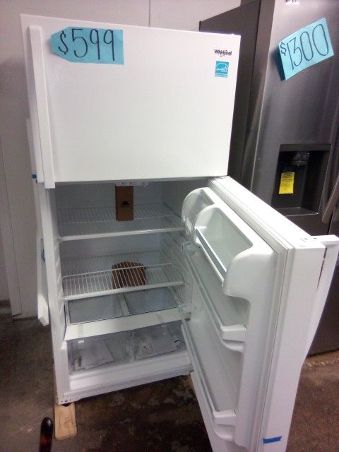 Whirlpool white two door refrigerator 28