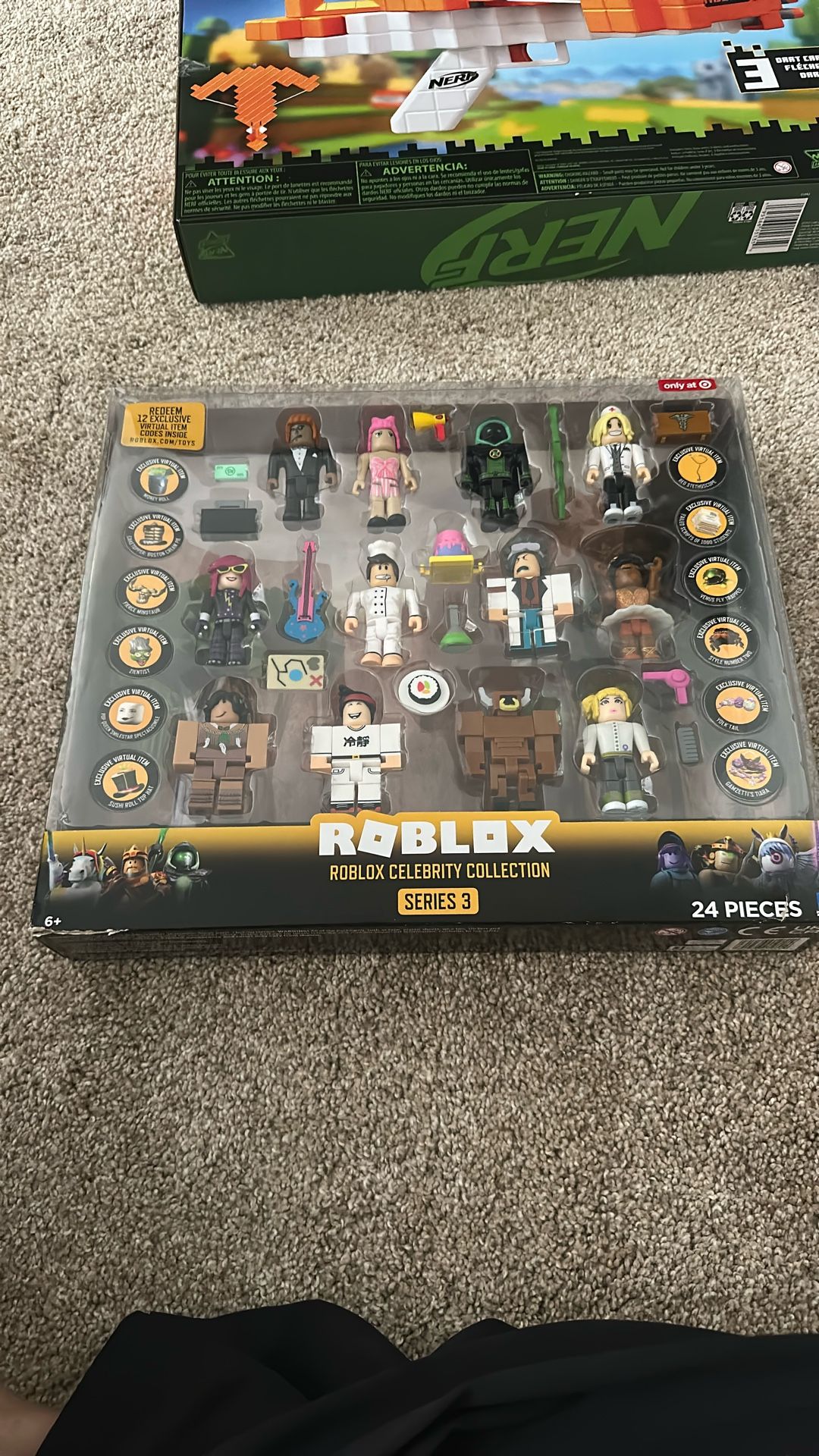 ROBLOX Celebrity Collection - Series 3 Figure 12-Pack (Includes 12 Exclusive Virtual Items)