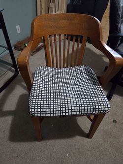 Estate clean out Free:   Stuff still left.  Chairs. Tvs. Desks, Shelves