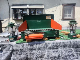 Vintage Thermos 3 Burner Gas Campin Stove And 2 Coleman Gas Lanterns