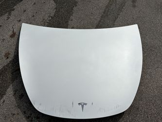 Tesla model Y 2023 hood