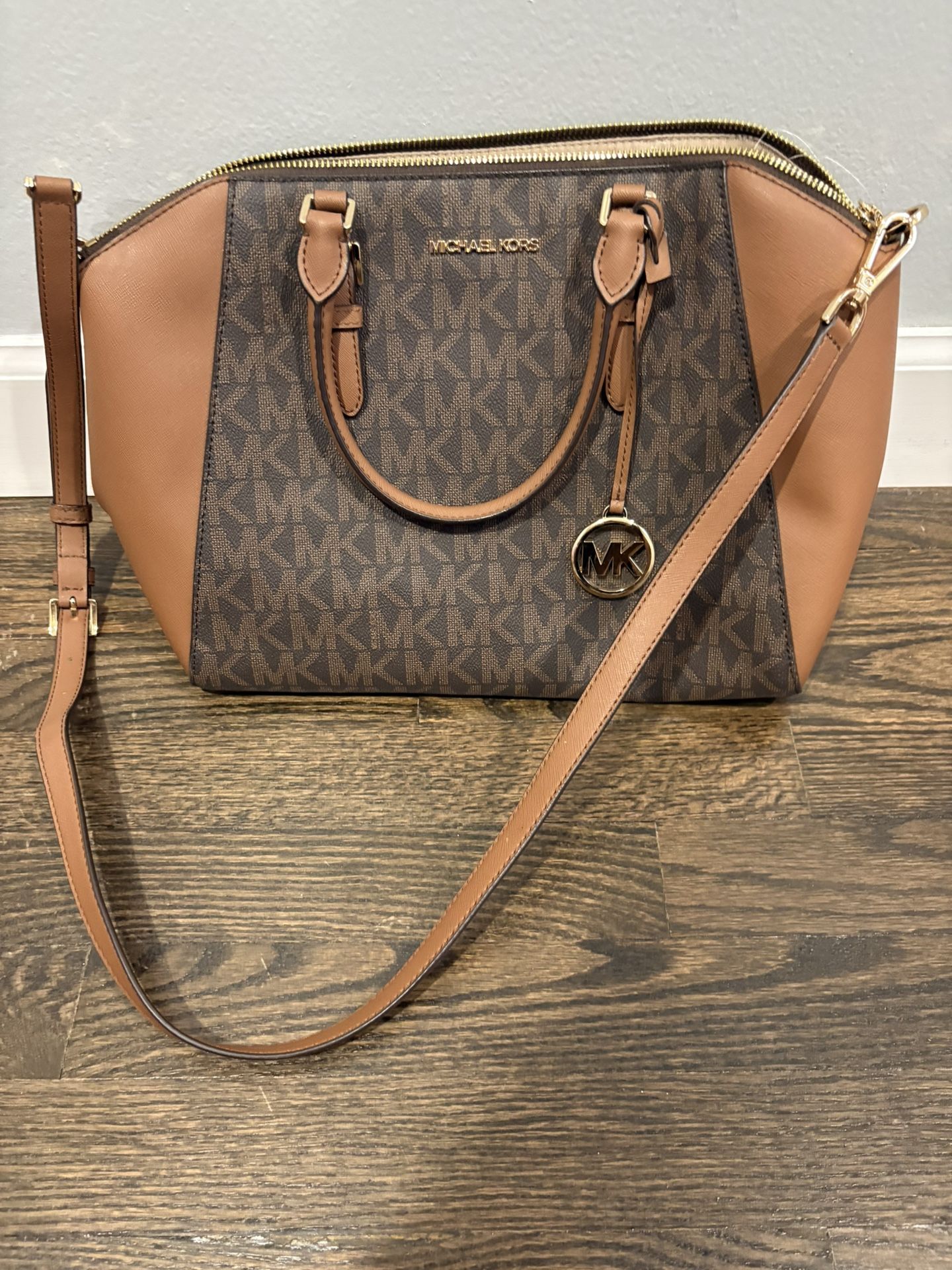 Michael Kors Hand Bag