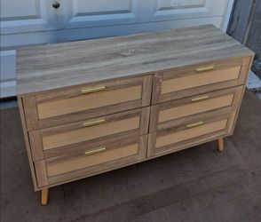 Dresser. Delivery Available!