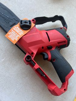 Milwaukee M18 saw