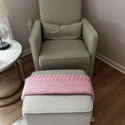 Nursing Chair 