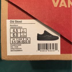 Youth Black sneakers￼