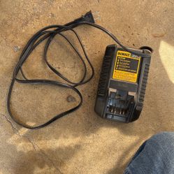 Dewalt 12 V max lithium ion charger
