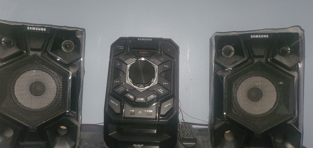 Samsung Giga Sound Mini Hi-fi Component Audio System