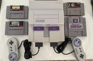 Super Nintendo SNES console 2 controllers w/  4 cartridges Super Mario All Stars + Mario Kart & MORE