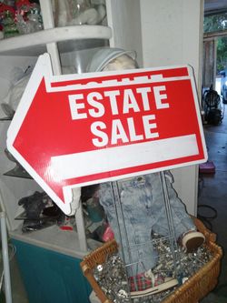 Estate Sale Arrow Sign Red White