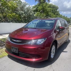 2020 Chrysler Voyager