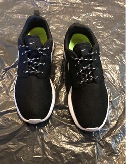 NIKE SHOES WOMENS