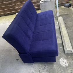 Used Futon/couch  Full Size Good Condition Asking $90   pick up only Elizabeth Nj . 
