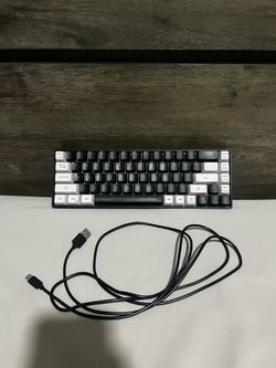 65% wired keyboard with led lights