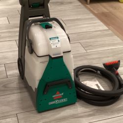 Bissell Big Green Machine With Attachments Like New
