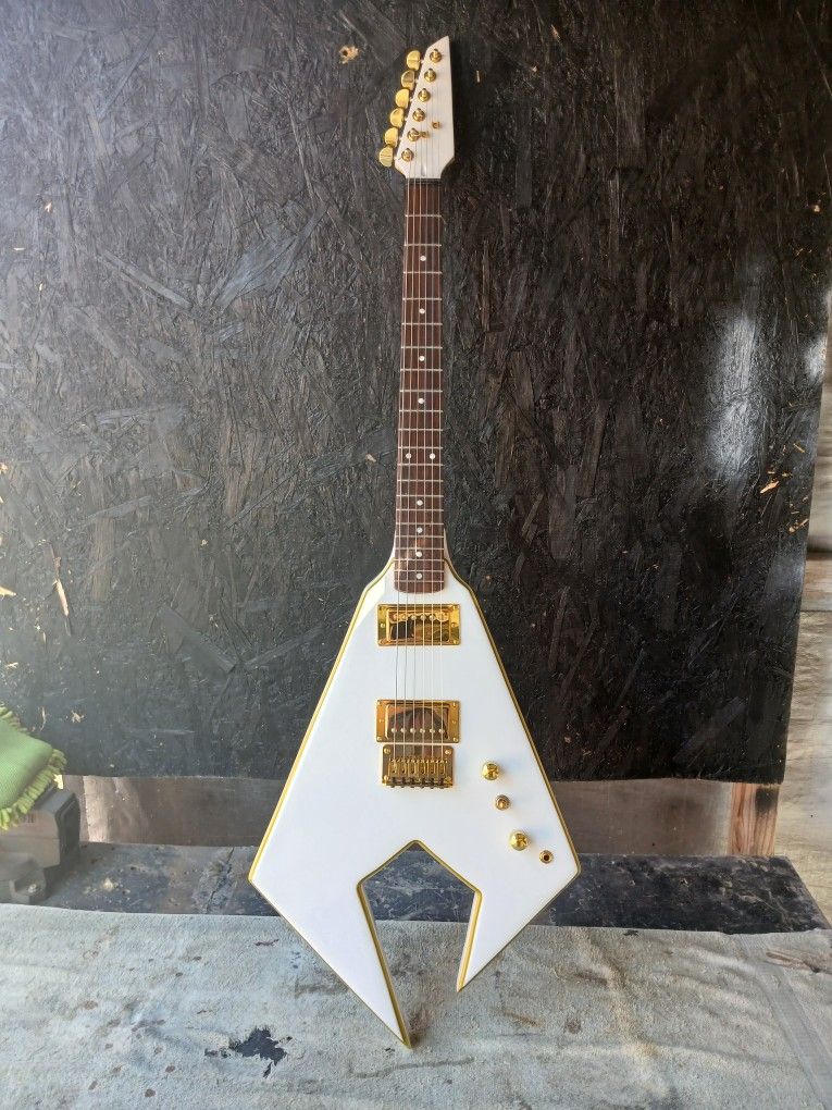 Electric Guitar For Sale - Info In Description