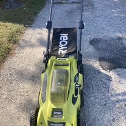 20” Ryobi Push mower grass bag with battery and charger